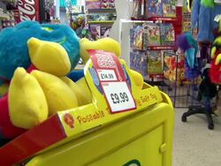 Shoppers rush to buy presents before Christmas News Clip