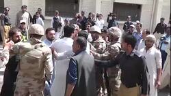 CLEAN : Pakistan army chief visits scene of hospital bombing News Clip