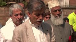 Muslims form human chain against extremism at Westgate mall, shopowners salvage belongings Instructional Video