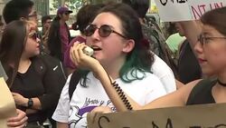 CLEAN : Students in Mexico protest against feminicide on campus News Clip