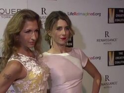 Alysia Reiner & Sarah Megan Thomas at The Creative Coalition's Spotlight Awards Dinner Gala Stock Footage