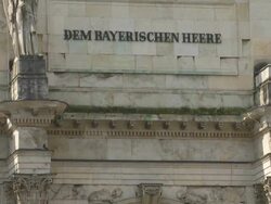 MS TILT UP Siegestor (Victory Gate) in Munich Stock Footage