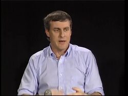 Mars crater enthralls scientists News Clip