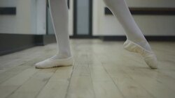 Teenage ballerina doing ballet Stock Footage