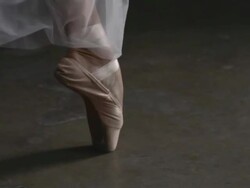 ballerina's feet on point and pirouetting  Stock Footage