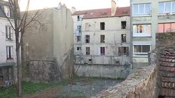 CLEAN : North Paris raid exteriors of the apartment targeted by police News Clip