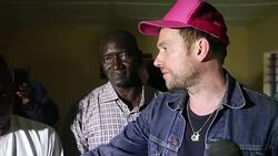 CLEAN : Blur frontman Damon Albarn at Malis Festival Acoustik News Clip