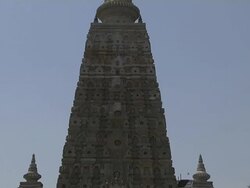 Tilt down bodhgaya temple Gaya Bihar India Stock Footage