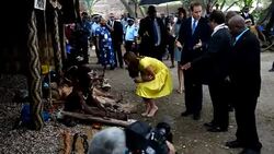CLEAN:William and Kate in Solomons News Clip