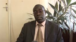 CLEAN : Zimbabwe park authorities defend legal lion hunting News Clip