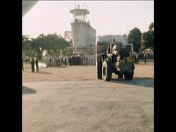 SYND 17 6 78 MOROCCAN TROOPS ARRIVE IN ZAIRE AS FRENCH PARATROOPERS LEAVE News Clip