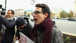 Protest outside US embassy after most of Radio Free Europe's Moscow staff is fired News Clip