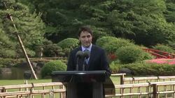 CLEAN : Canadian PM Trudeau shows romance is not dead News Clip