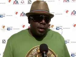 EVENT CAPSULE CLEAN: 2nd Annual National Kidney Foundation Celebrity Golf Classic, Toluca Lake, CA Country, 5/4/2009 Stock Footage