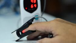 Pulse oximeter Stock Footage