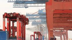 Ship loading in Hamburg Stock Footage