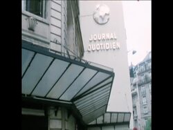 SYND 22 5 76 NO NEWSPAPERS AS FRENCH JOURNALISTS STRIKE News Clip