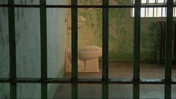 An exhibition by Chinese artist and activist Ai Weiwei has transformed the former island prison of Alcatraz into a tribute to the world's political prisoners, some famous and some forgotten. (Sept. 24) News Clip