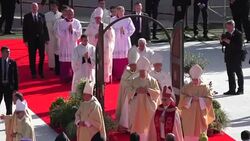 CLEAN : Pope holds Georgia mass on Caucasus peace tour News Clip