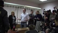 VOICED : Policia rusa detiene principal opositor News Clip