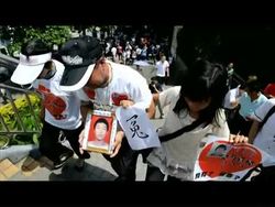 CLEAN: Suicides tarnish Foxconn Reputation News Clip