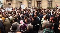 Thousands at anti-Mubarak demo after Friday prayers Instructional Video