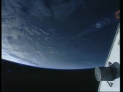 USA/RUSSIA: NEW ASTRONAUT AND SUPPLIES ON ATLANTIS APPROACH MIR News Clip