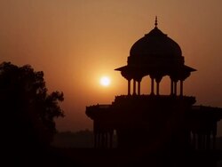 MS Silhouette of Taj Mahal at sunset / Agra, Uttar Pradesh, India Stock Footage