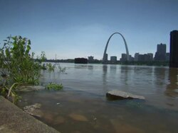 WS View of St Louis Gateway Arch infront of river / St Louis, Missouri, United States Stock Footage