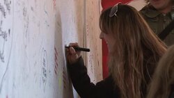 CLEAN: Lovebirds flock to Verona for Valentine's Day News Clip