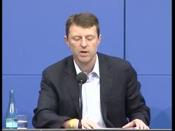 Parents of missing 4-yr-old British girl give presser Instructional Video