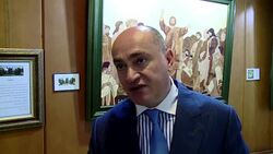 VOICED : Kish resort irani que relaja sus normas en busca turismo News Clip