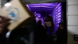 CLEAN : UN aid convoy enters Syria opposition bastion News Clip