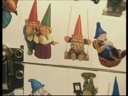 UPDATE Celebrity lunchboxes auctioned for charity with Michael Stipe and Mark Ronson News Clip