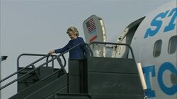 Clinton arrives in Iowa amid FBI action on emails Instructional Video
