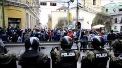 CLEAN : Strikers besiege Bolivias presidential News Clip