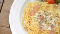 The spaghetti white sauce with bacon. Stock Footage