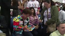 CLEAN : Brazilian artist unveils mural at a school in a Sao Paulo favela News Clip