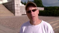 Lincoln memorial closed to visitors after green paint was splattered on monument overnight News Clip
