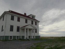 Coast Guard house at the National Seashore on Cape Cod time laose on a cloudy dat late afternoon. Stock Footage