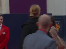 Uma Thurman on red carpet Willy Wonka News Clip