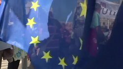 CLEAN : Thousands protest in Budapest against Orban refugee policy News Clip