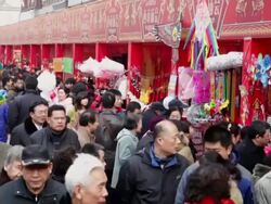 MS Crowd at temple fair for celebrate Chinese spring festival / xi'an, shaanxi, china Stock Footage