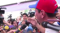 VOICED : Oposicion venezolana recoge firmas para activar revocatorio News Clip
