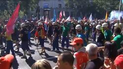 Thousands of miners protest against government cutbacks Instructional Video