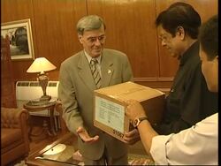 Indian Junior Foreign Minister hands over aid  to Palestinian ambassador News Clip