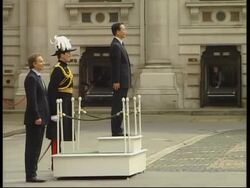 Chinese Premier meets Blair and reviews guard of honour News Clip