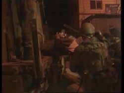 Israeli soldiers round up family, associates of local Hamas leader News Clip