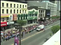 Thousands of Michael Jackson fans converged on Harlem's famed Apollo Theater Tuesday for a public tribute to the performer, clutching photographs, cheering and dancing to his music at the legendary venue that launched the one-time child star's career Instructional Video