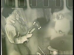 ENTERTAINMENT WEEKLY: ENT3- PHOTO POSITIVE VIEW News Clip